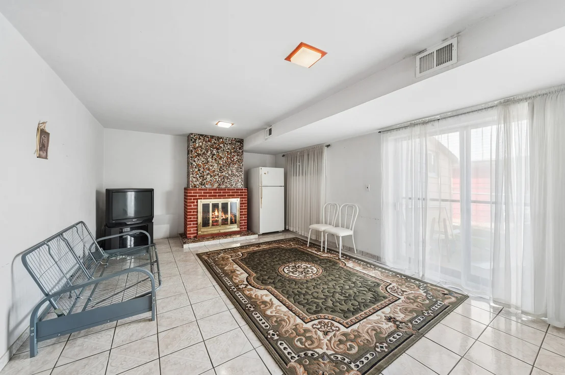 Photo of 9481 Park Lane