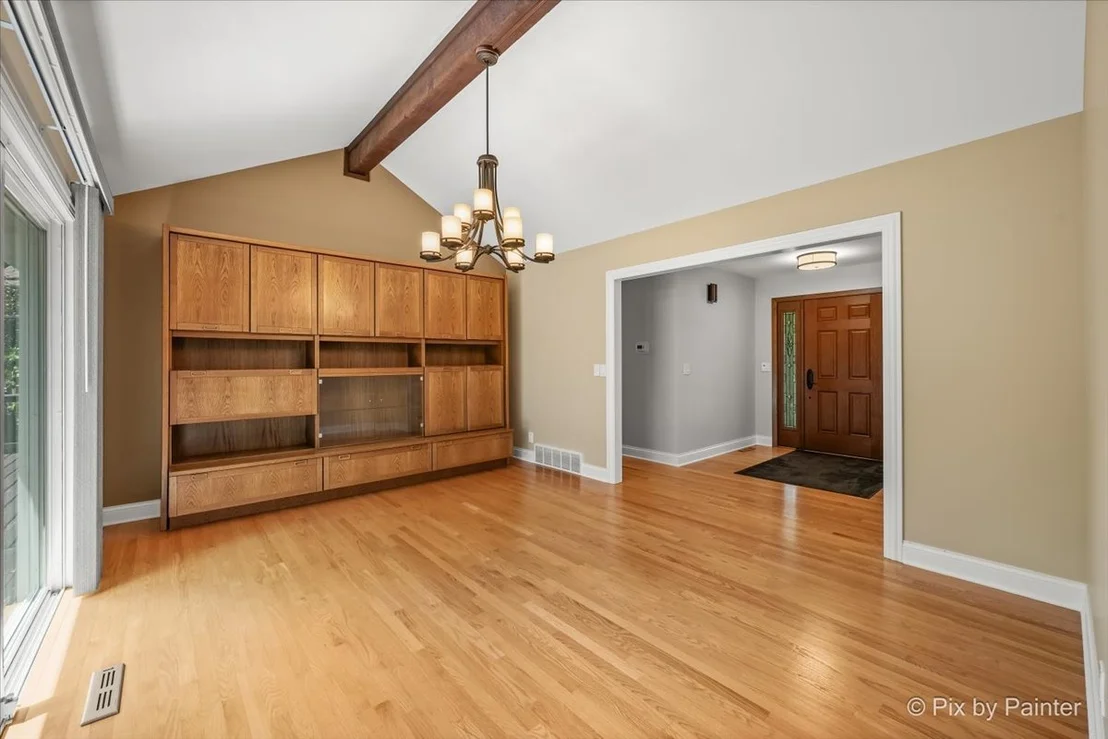 Photo of 725 N Vista Drive