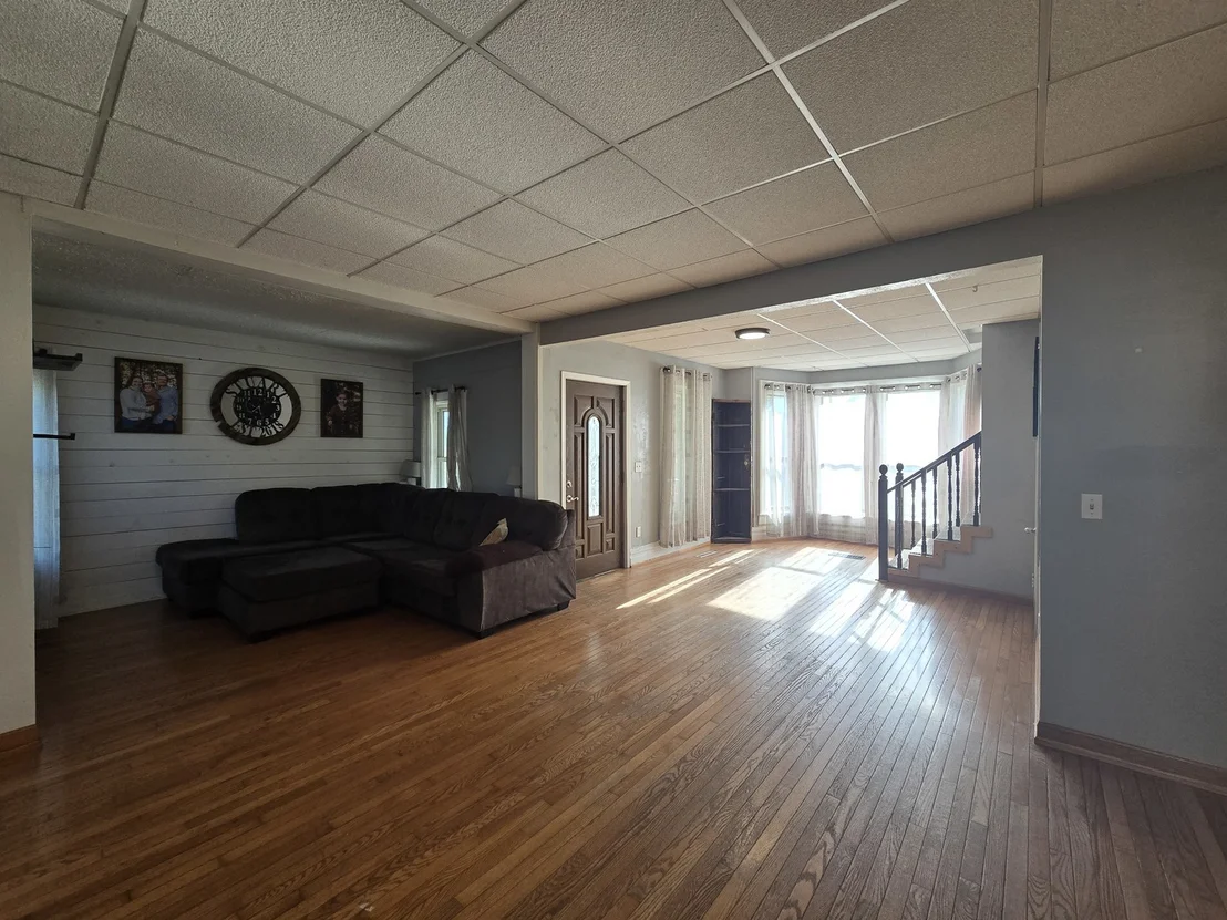 Photo of 732 W 2ND Street
