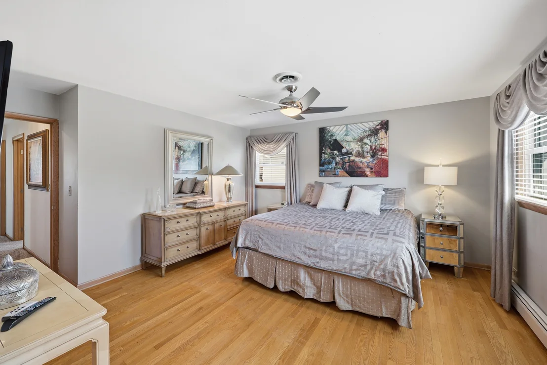 Photo of 715 Pinecroft Drive
