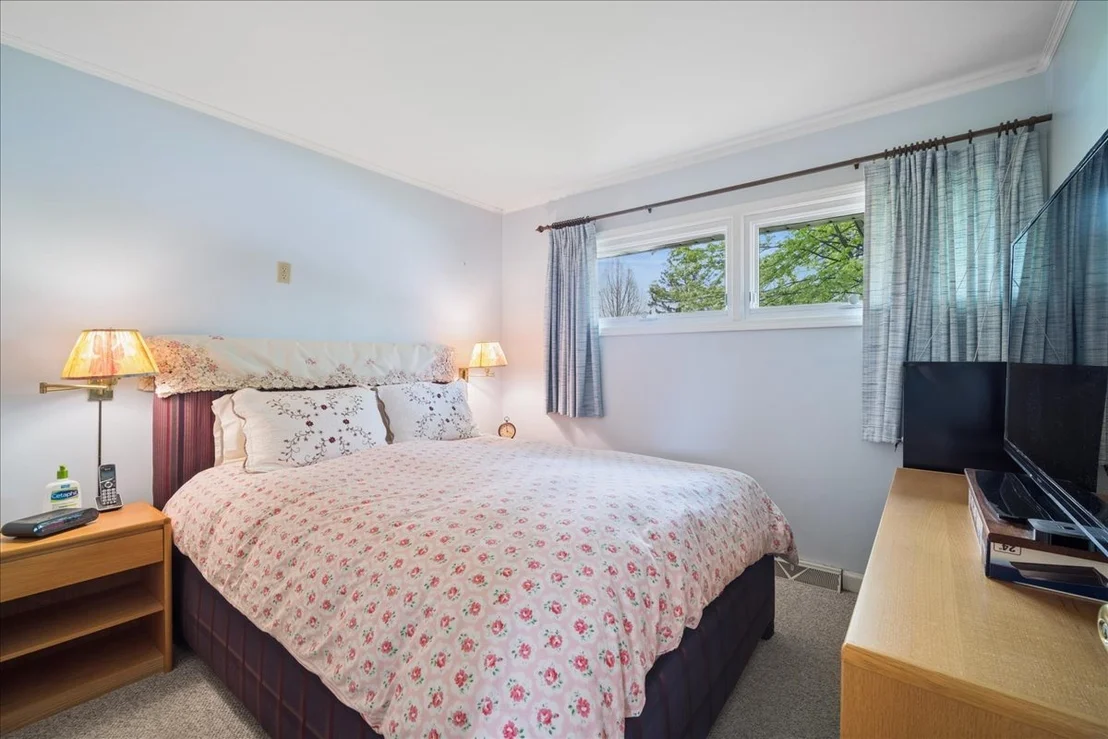 Photo of 1112 Whitfield Road