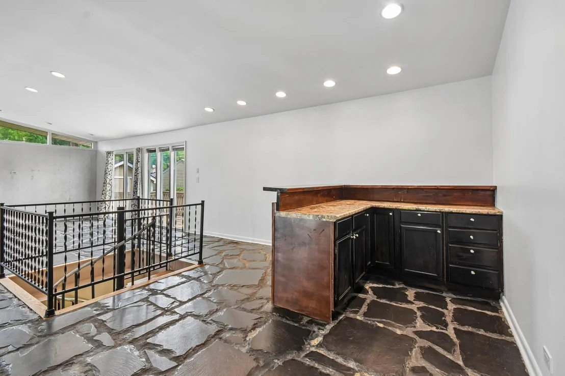 Photo of 385 ANNE Terrace