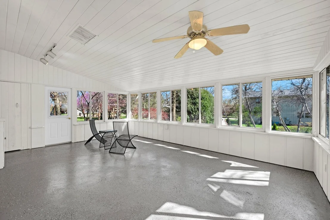 Photo of 903 Crestline Drive