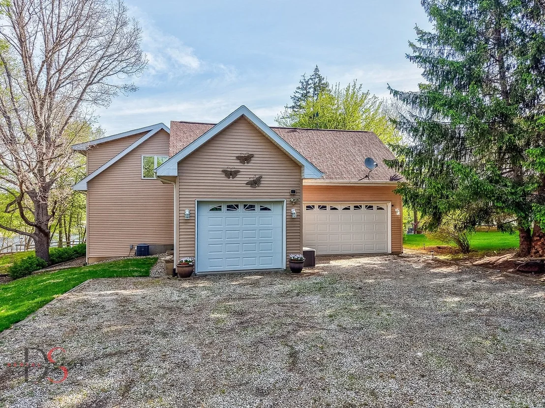 Photo of 1419 Shoreline Drive