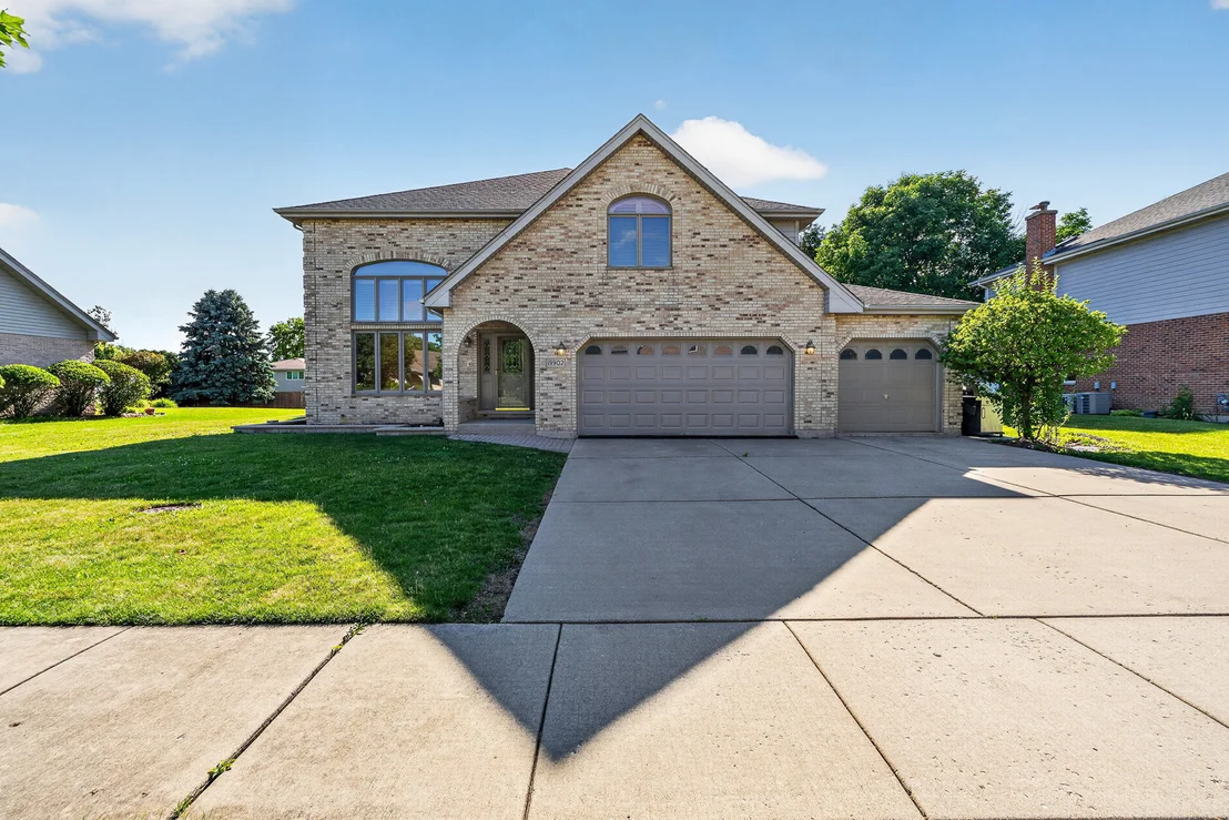 Photo of 19902 Green Meadows Parkway