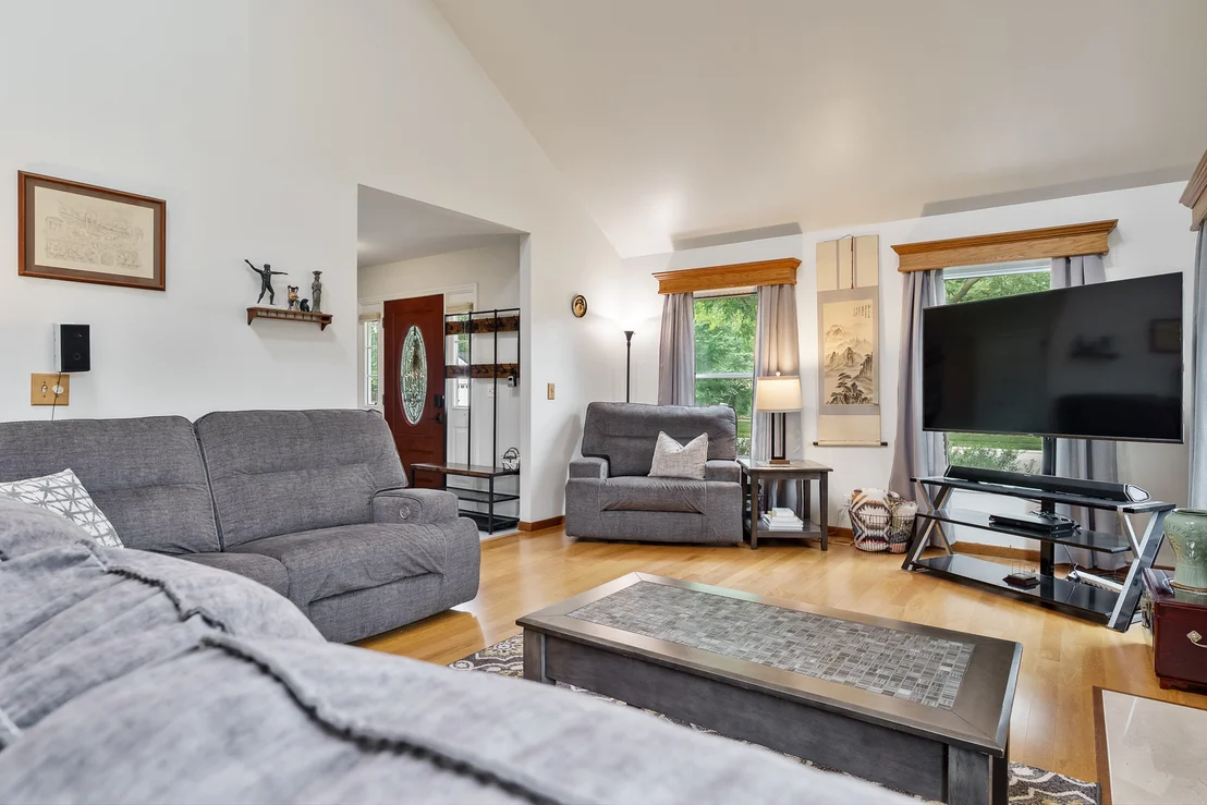 Photo of 881 Willowbrook Drive