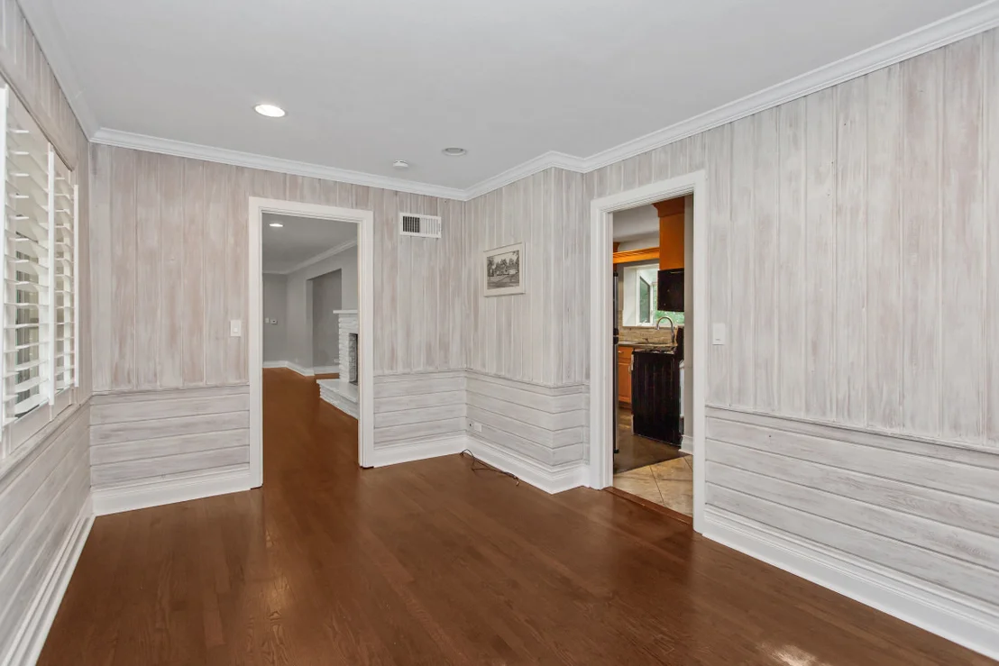 Photo of 807 Surrey Lane