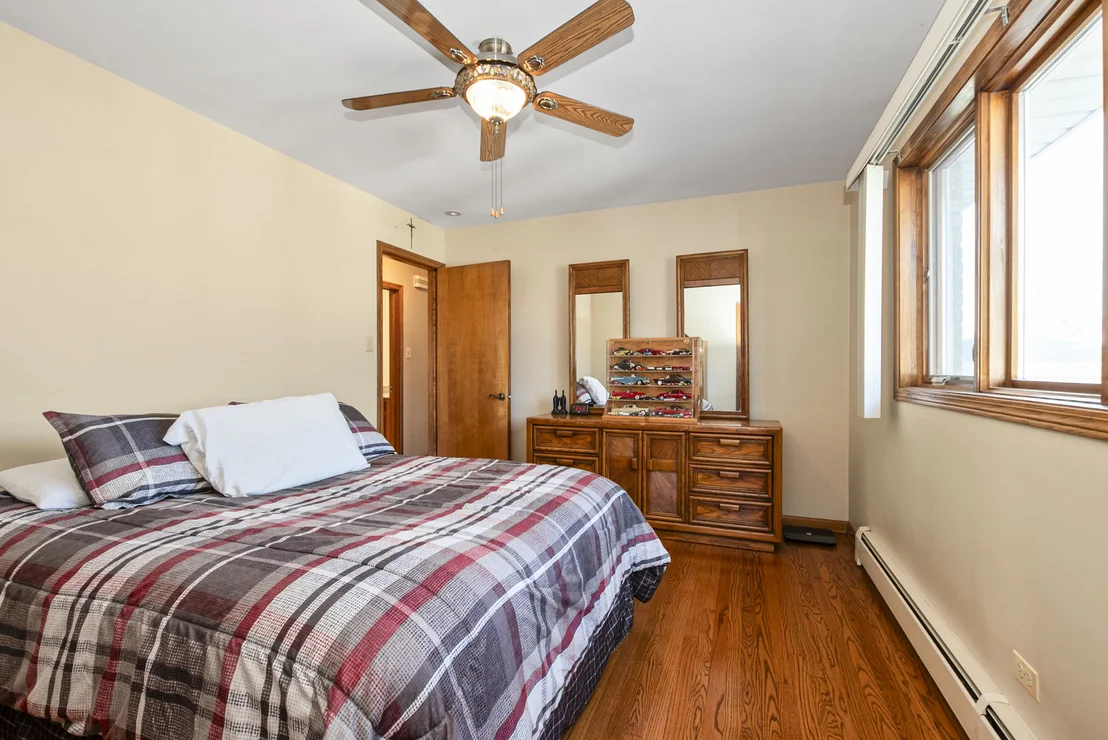 Photo of 10124 Maple Avenue