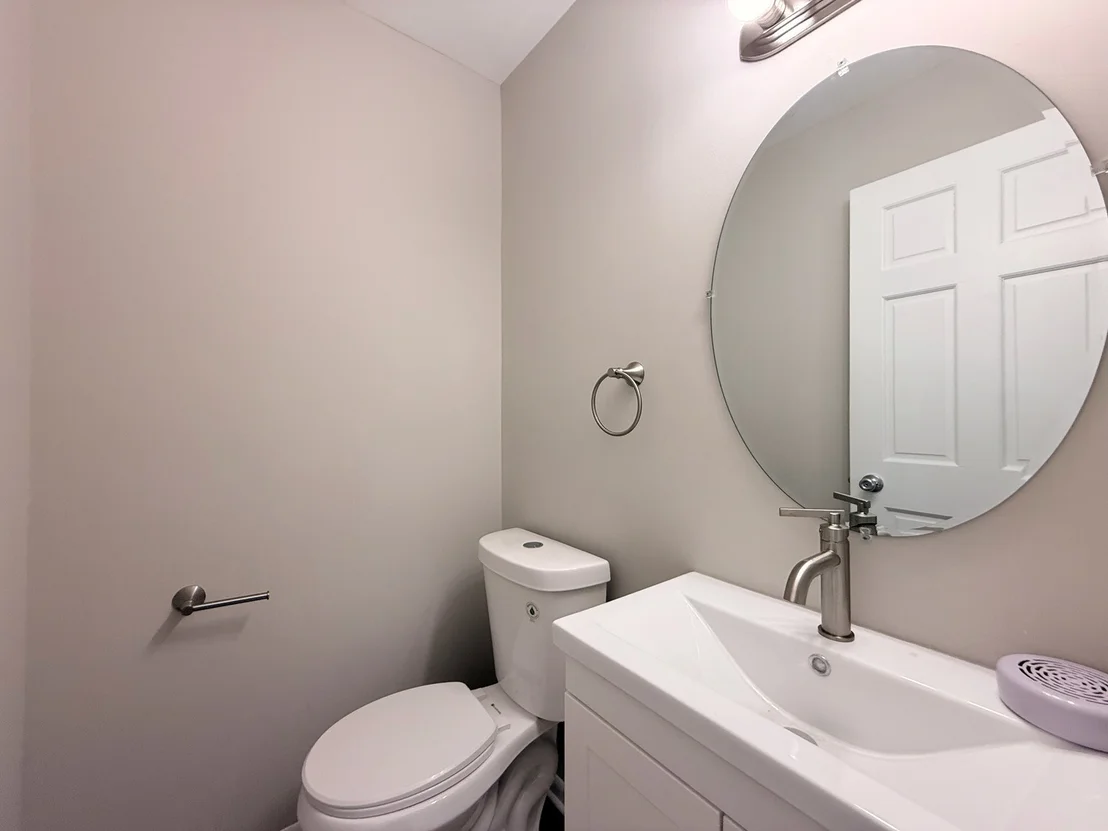Photo of 15565 Madison Avenue