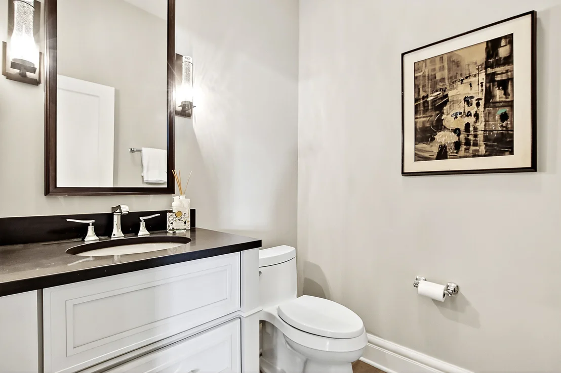 Photo of 827 Edgewater Parkway
