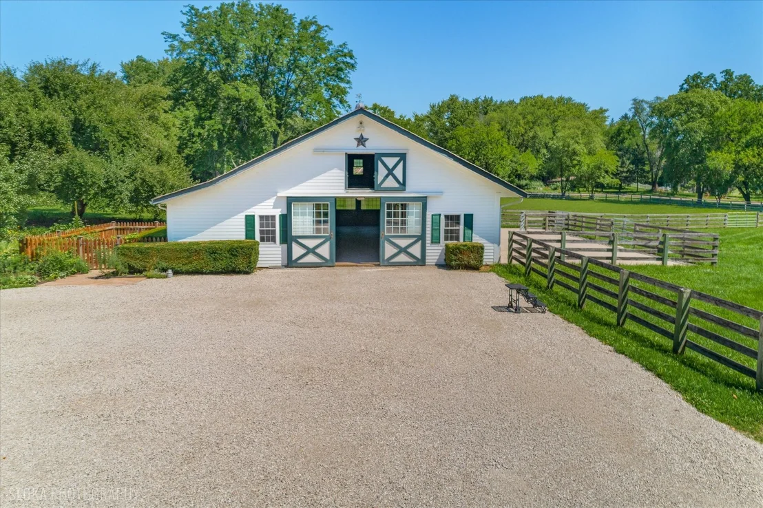 Photo of 13 Deepwood Road