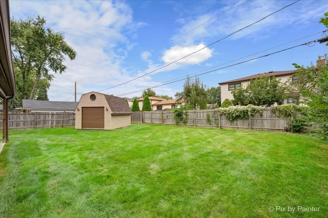Photo of 24 W Devon Avenue