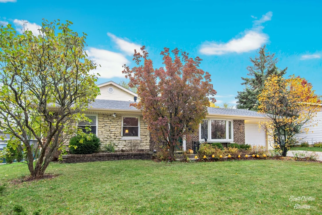 Photo of 920 Gregory Lane