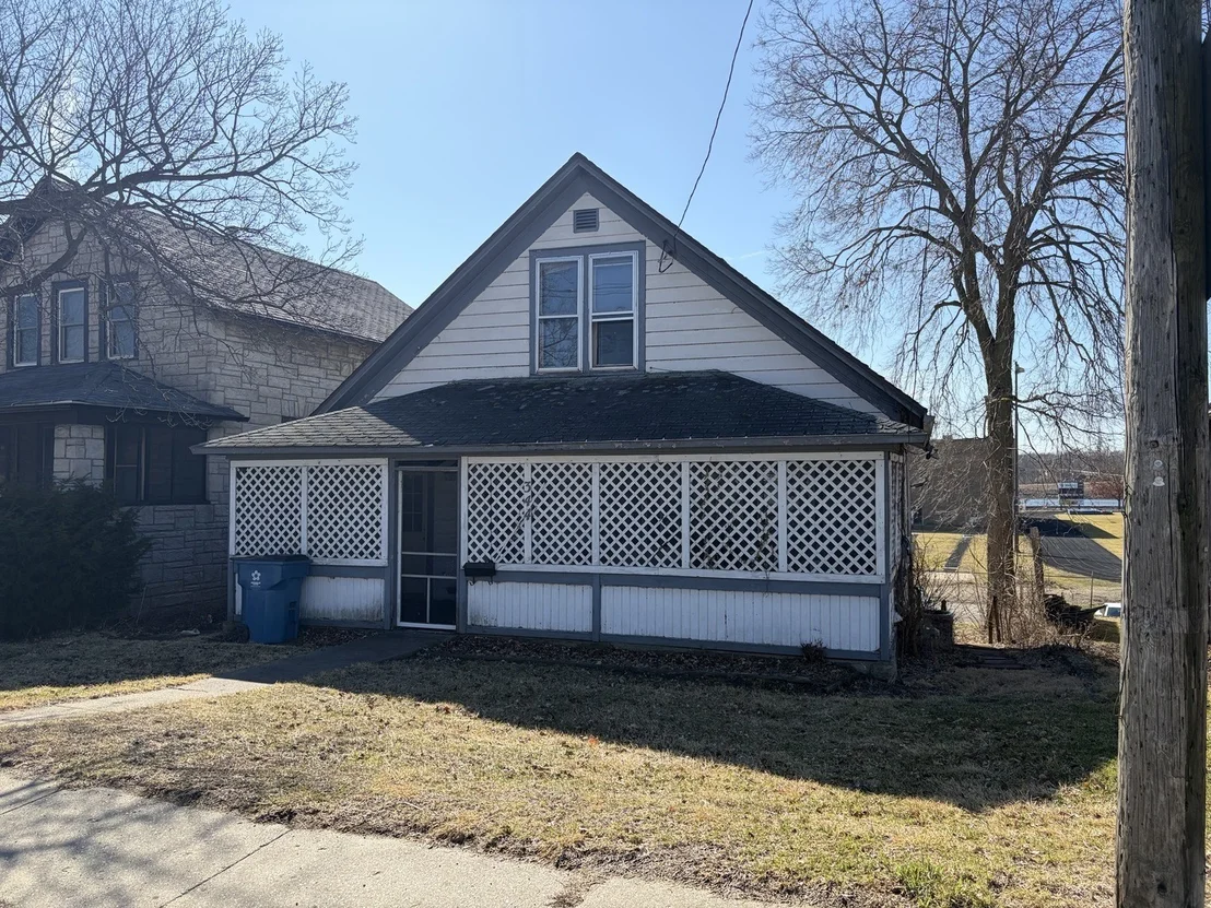 Photo of 344 W Everett Street