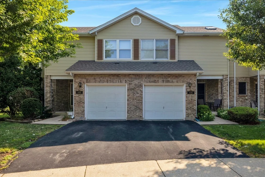 Photo of 446 S Wenbriar Square