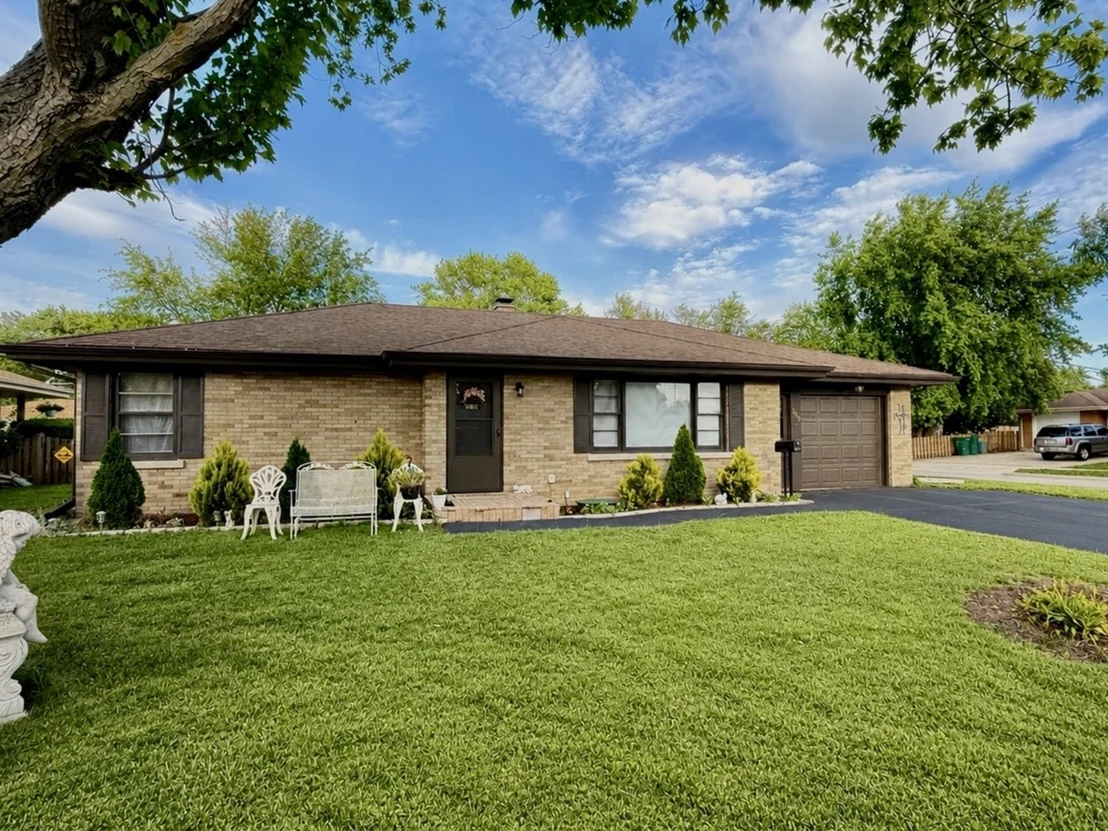 Photo of 900 Westminster Road