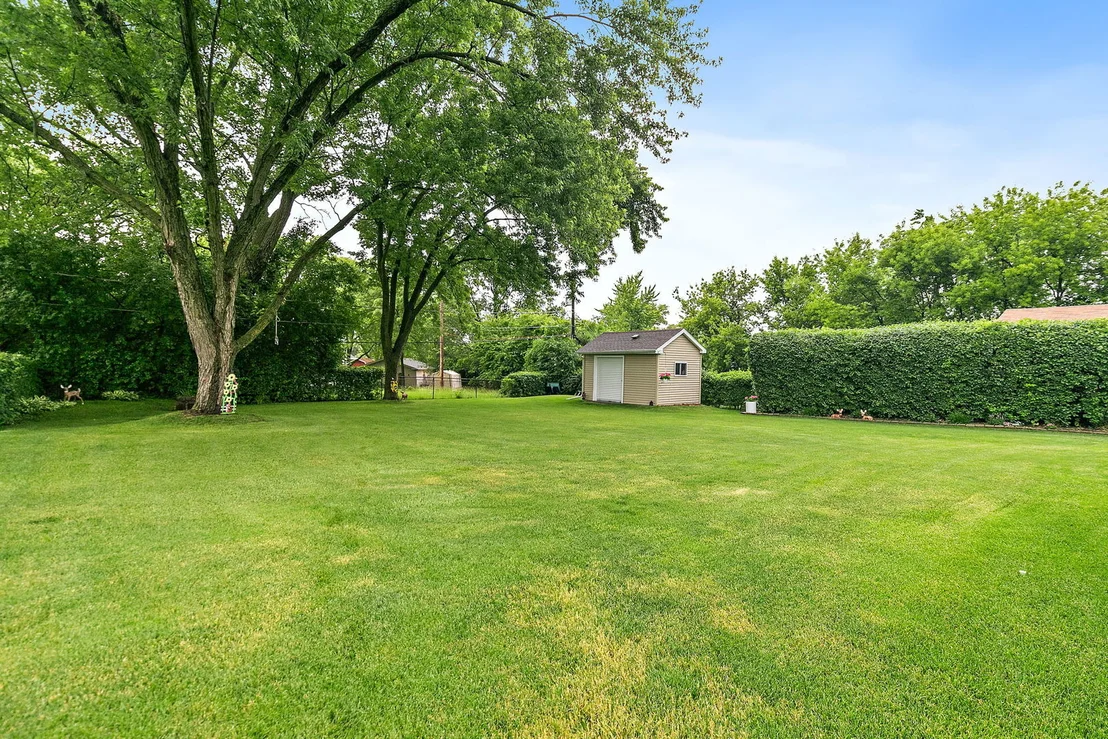 Photo of 430 Amherst Lane