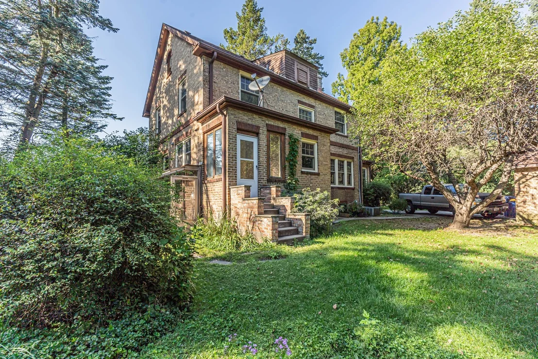 Photo of 1324 Fredrickson Place