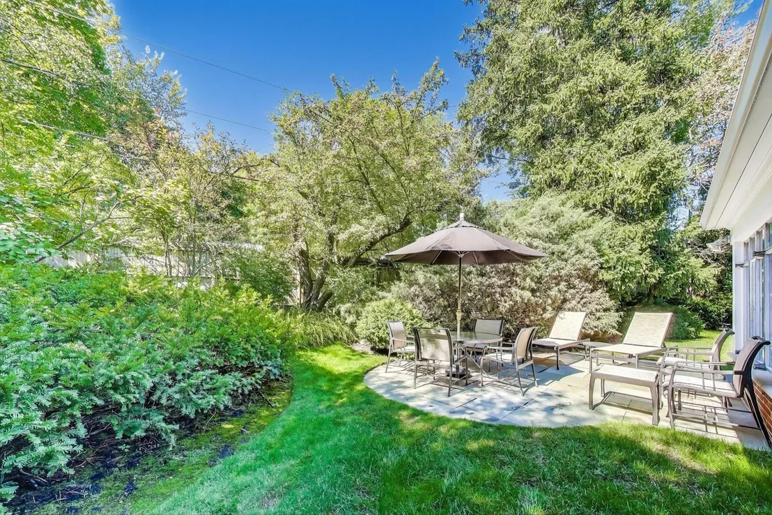 Photo of 1076 Old Elm Lane