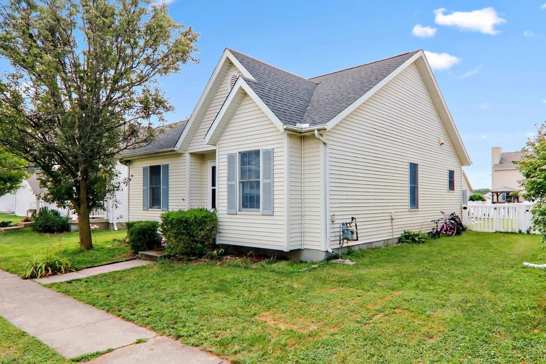 Photo of 1003 Perry Lane