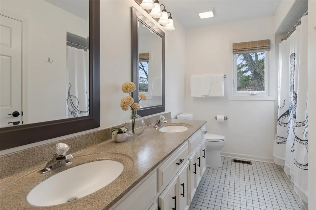 Photo of 2243 Aster Court