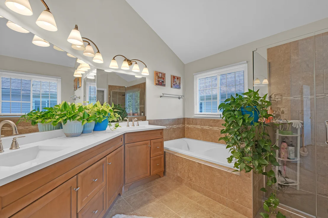 Photo of 585 Marseilles Circle