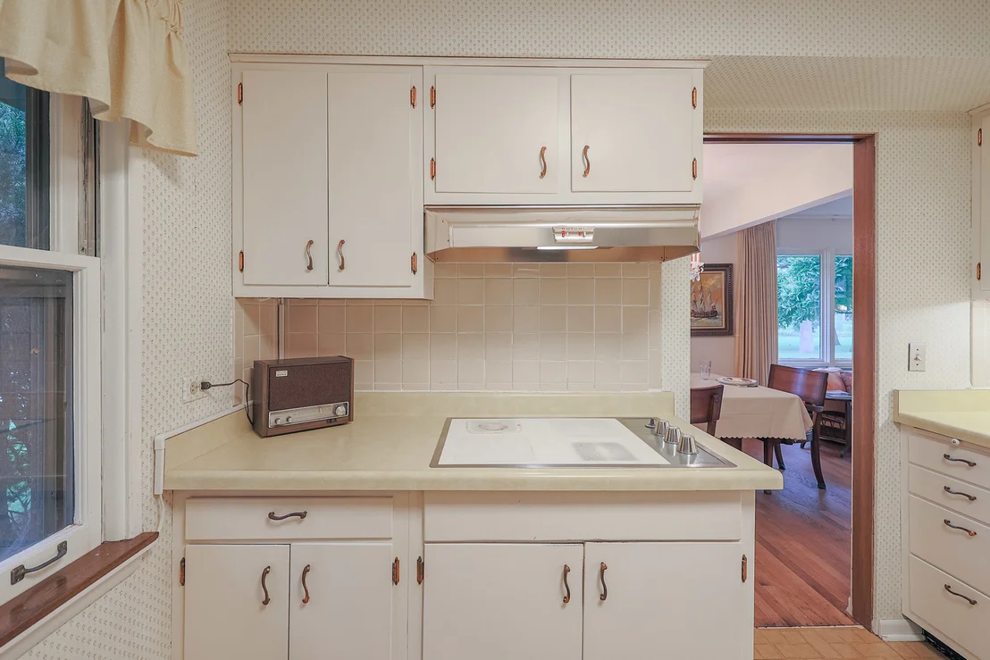 Photo of 853 Edgewater Drive