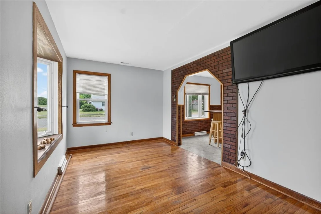 Photo of 302 Harlem Road