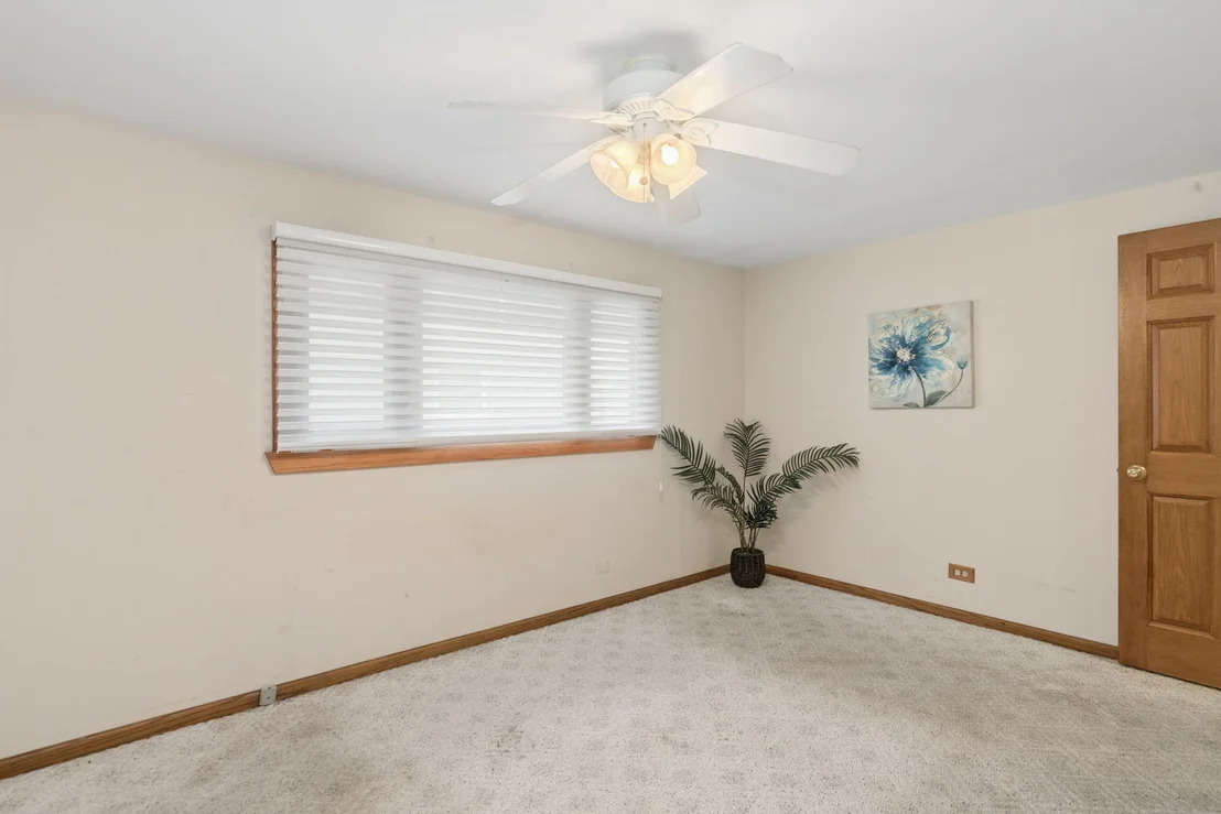 Photo of 927 Gregory Lane