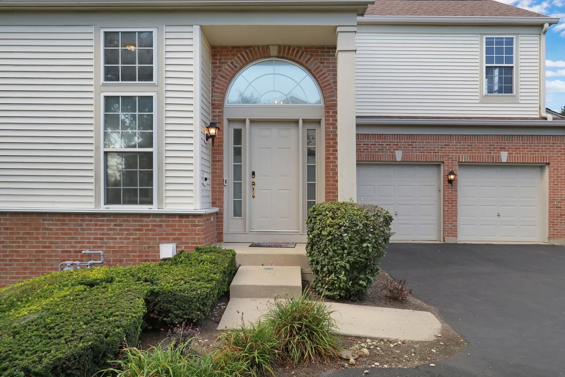 Photo of 2833 Waterfront Avenue