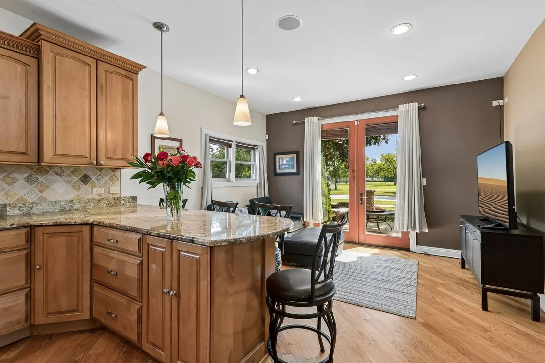 Photo of 610 W Lonnquist Boulevard