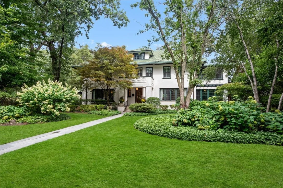 Photo of 2855 Sheridan Place