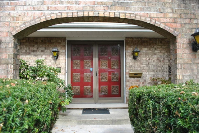 Photo of 3450 Riverside Drive