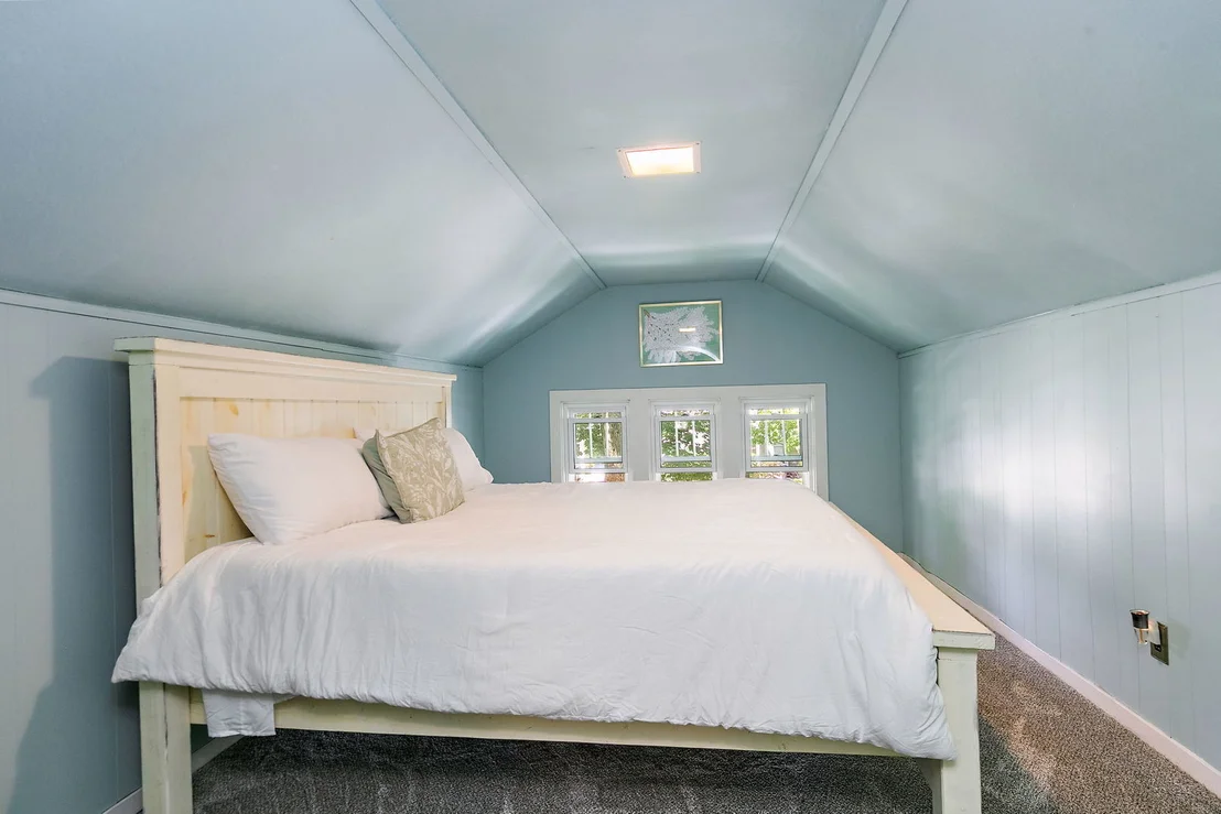 Photo of 909 Augusta Avenue