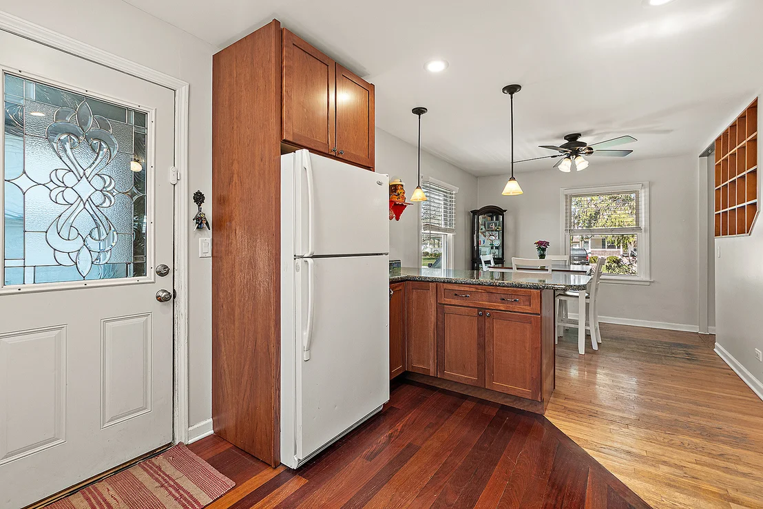 Photo of 6613 Glenview Drive