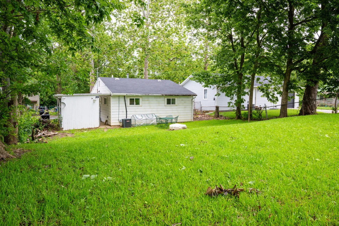 Photo of 906 N Division Avenue