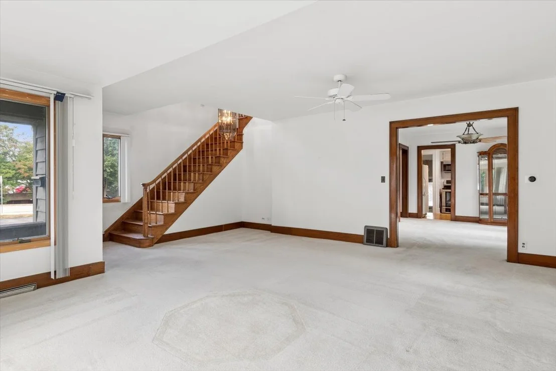 Photo of 135 Aurora Avenue