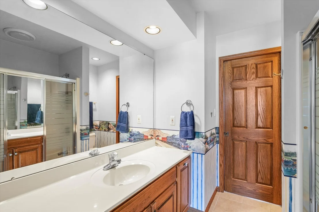 Photo of 2204 Edgewater Place
