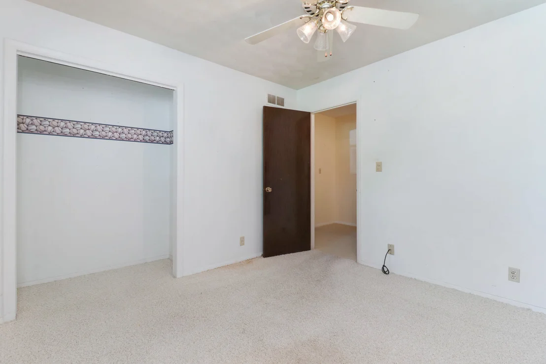 Photo of 1113 Andover Street