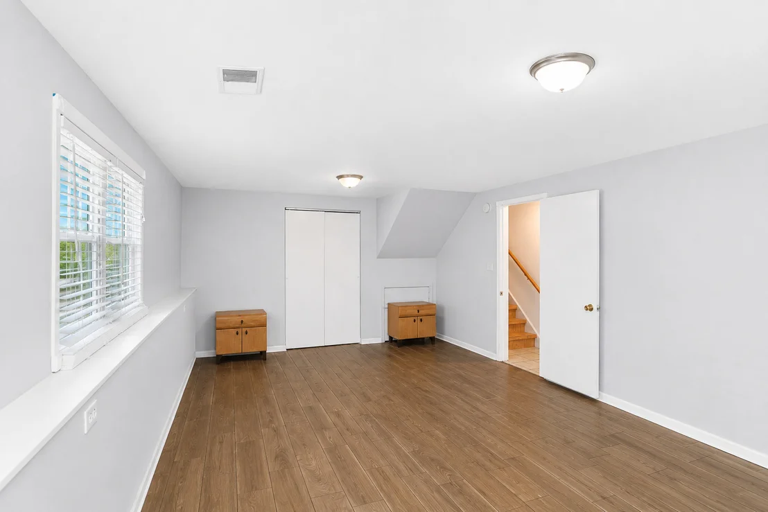 Photo of 136 N MAY Street