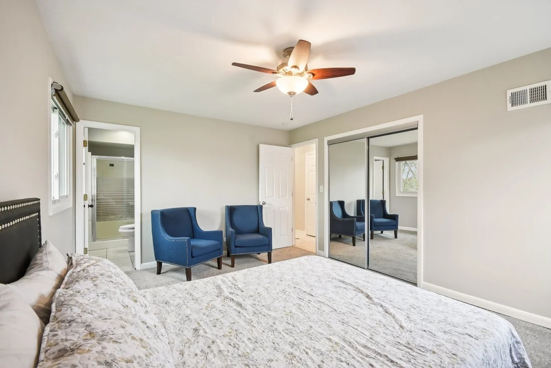 Photo of 941 W Army Trail Boulevard