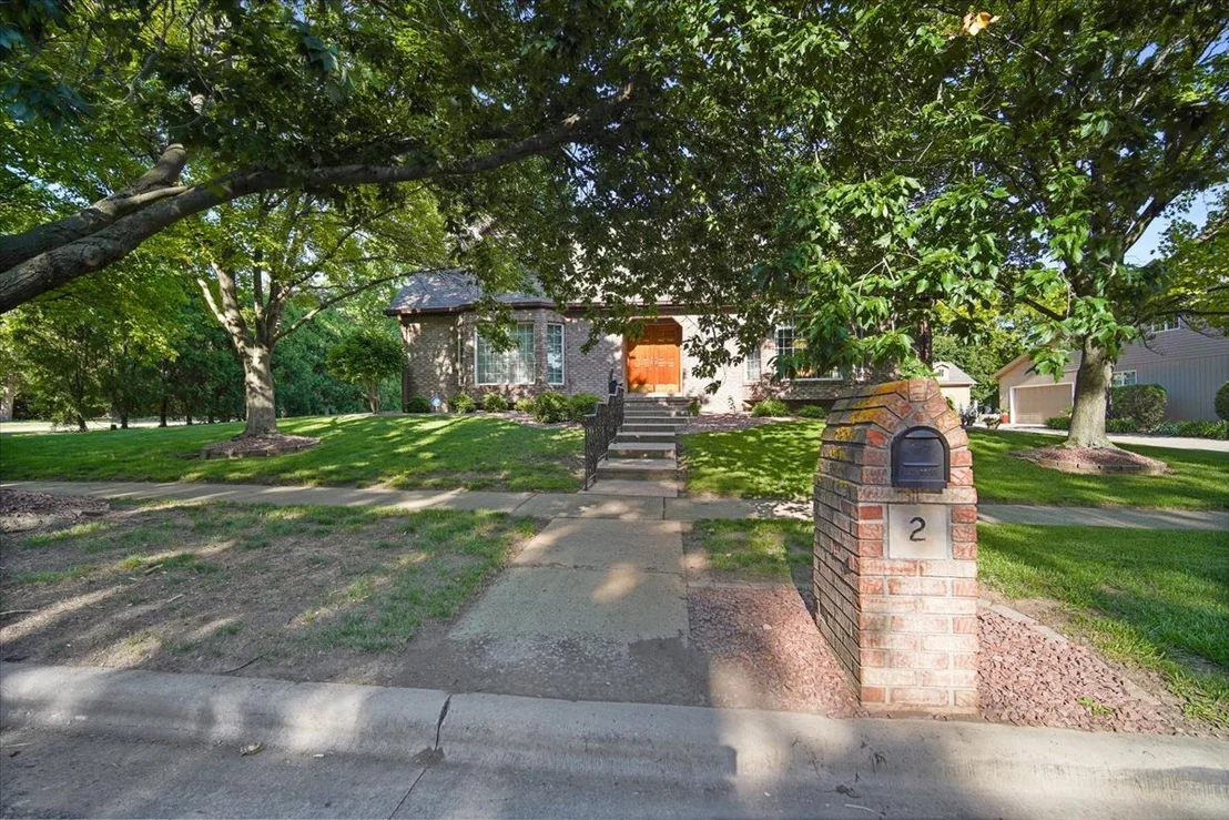 Photo of 2 Breckenridge Drive