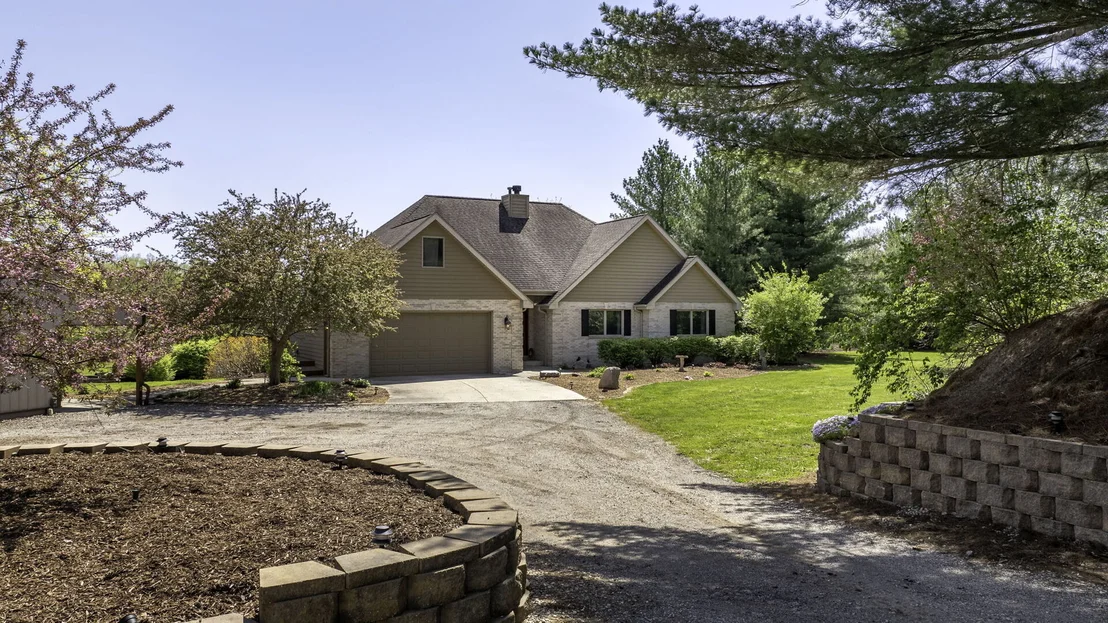 Photo of 4595 Shady Lane