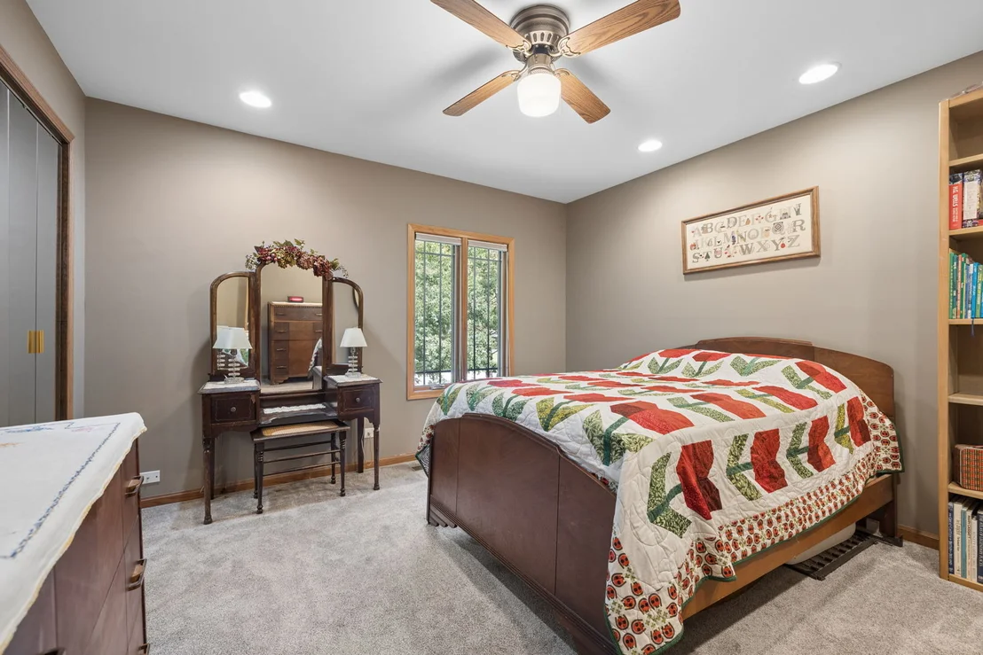 Photo of 11S634 Mcgrath Lane