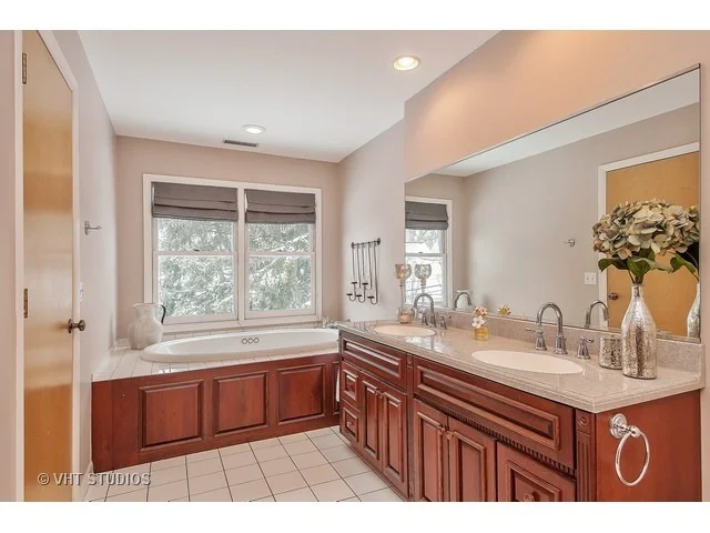 Photo of 730 Forest Road