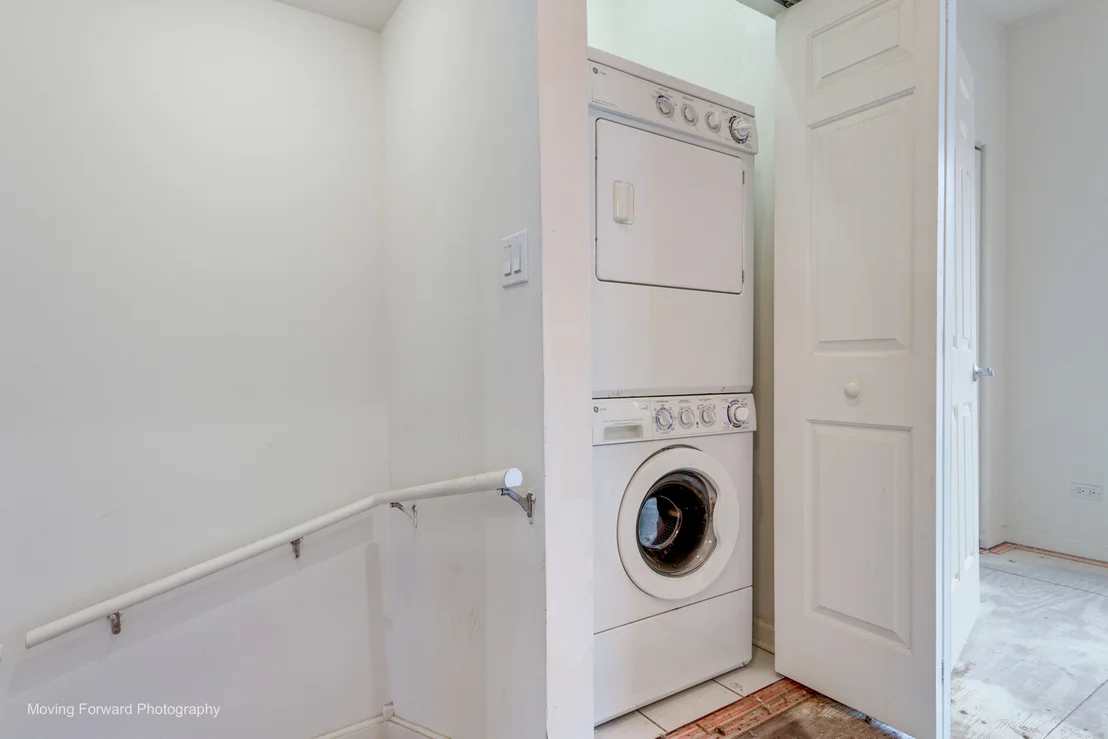 Photo of 814 W 15th Place