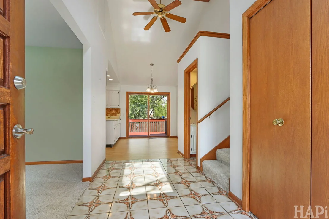 Photo of 840 Queens Lane