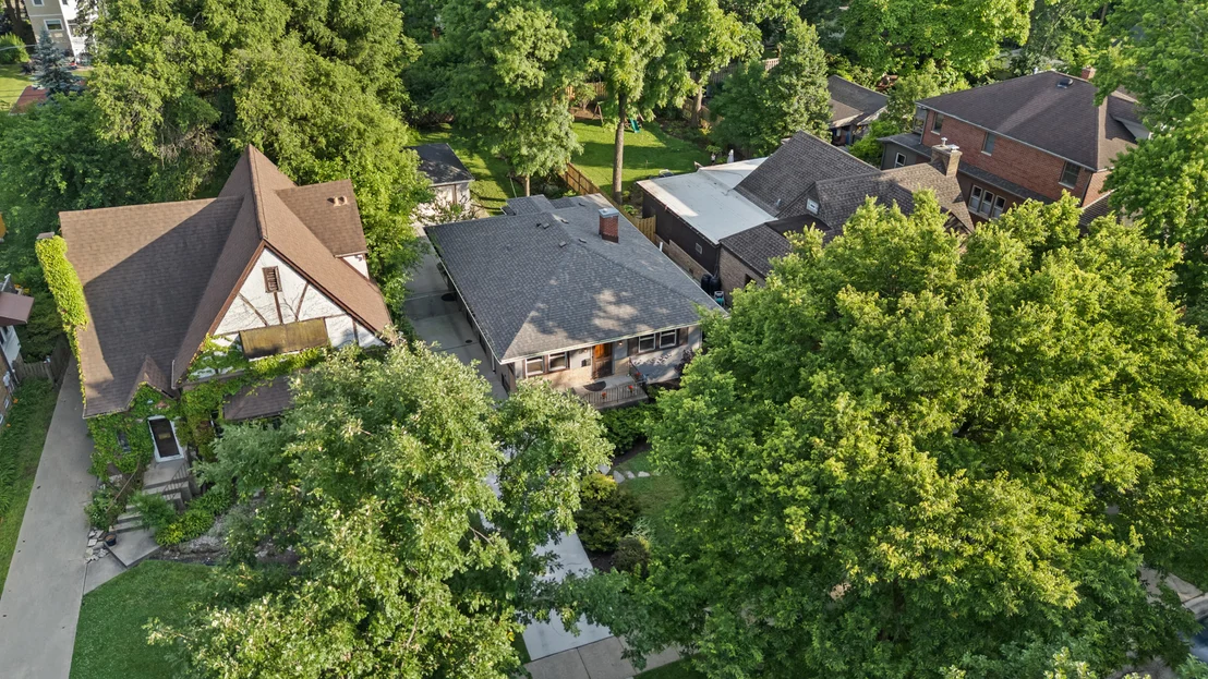 Photo of 389 Addison Road