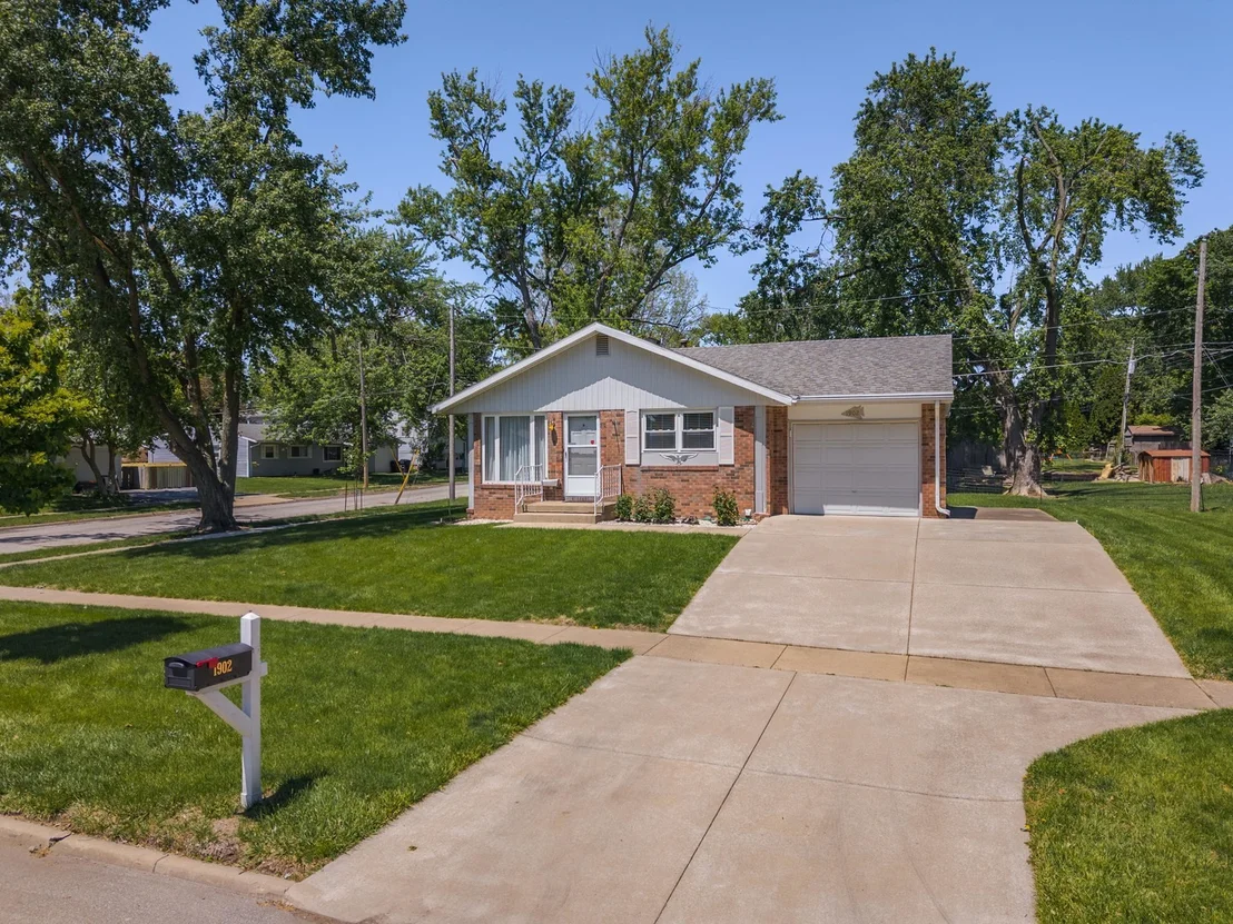 Photo of 1902 Arrowhead Drive