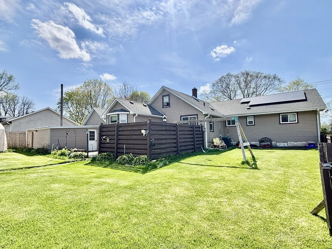 Photo of 1240 S Appleton Road